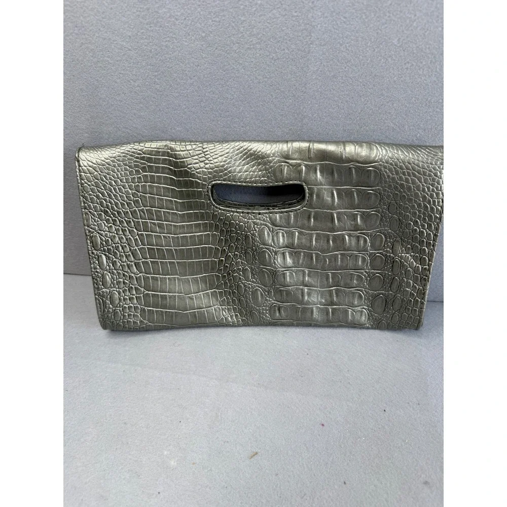 Nine West Metallic Pewter Silver Crocodile‎ Embossed Envelope Style Clutch Y2K
